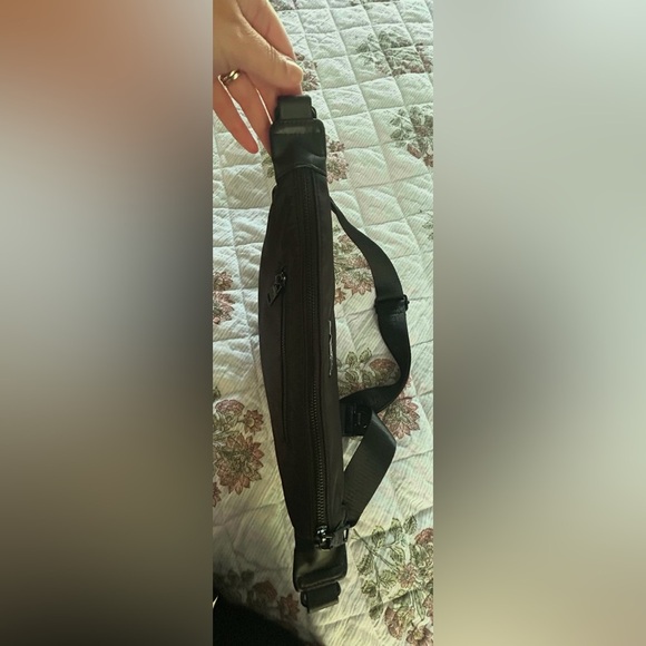 Steve Madden half moon Black Crossbody Bag - Picture 4 of 10